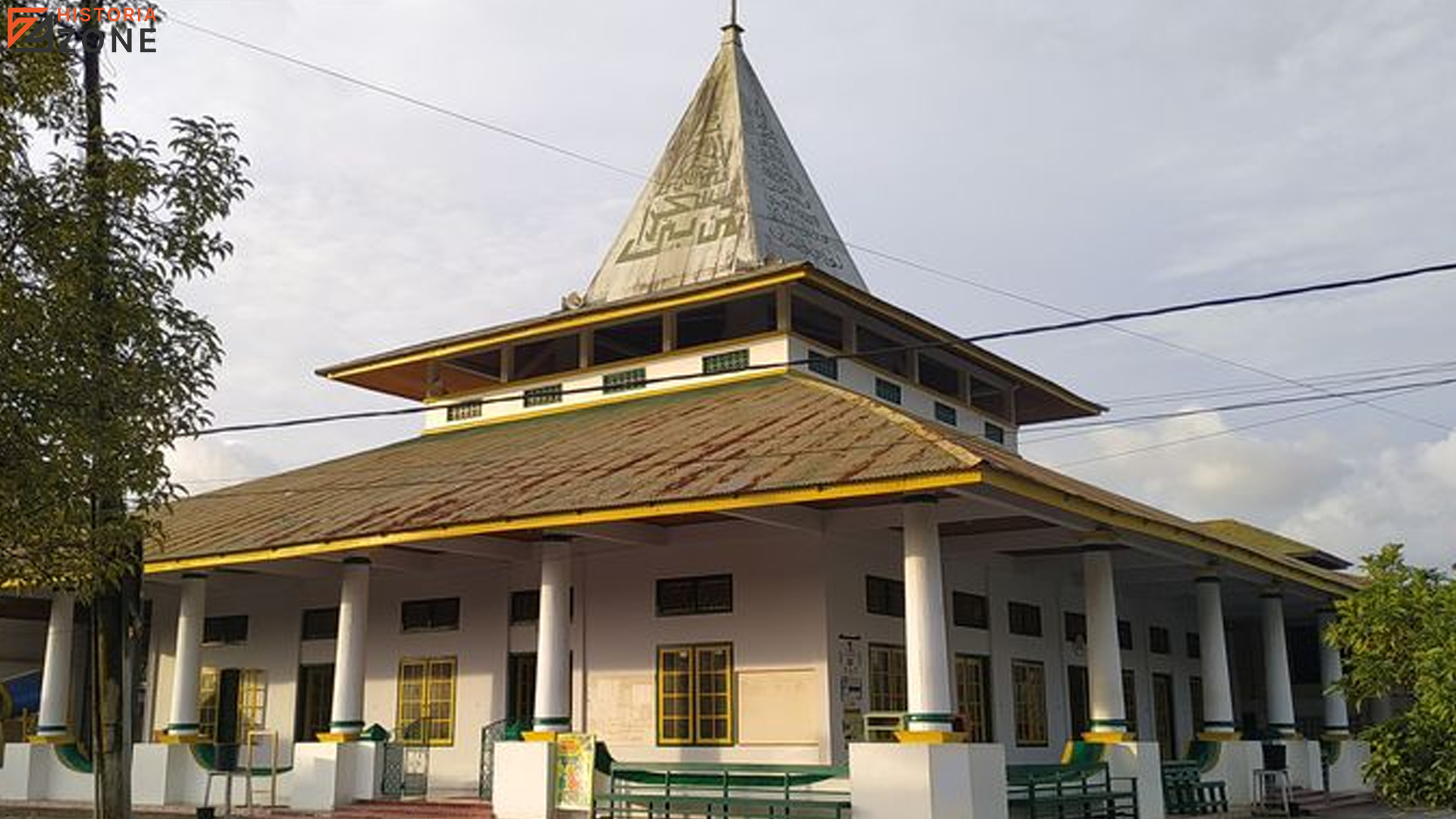 Sejarah dan Kisah Kebesaran Keraton Kesultanan Bacan di Maluku