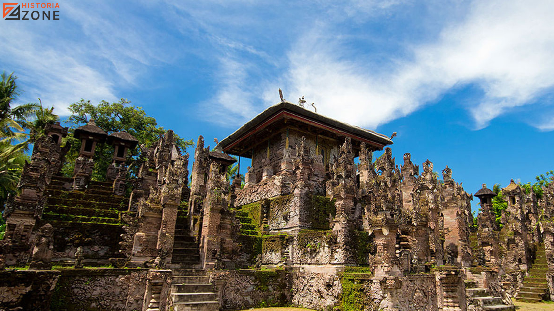 Mengagumi Keindahan dan Sejarah Pura Beji Sangsit di Bali Utara