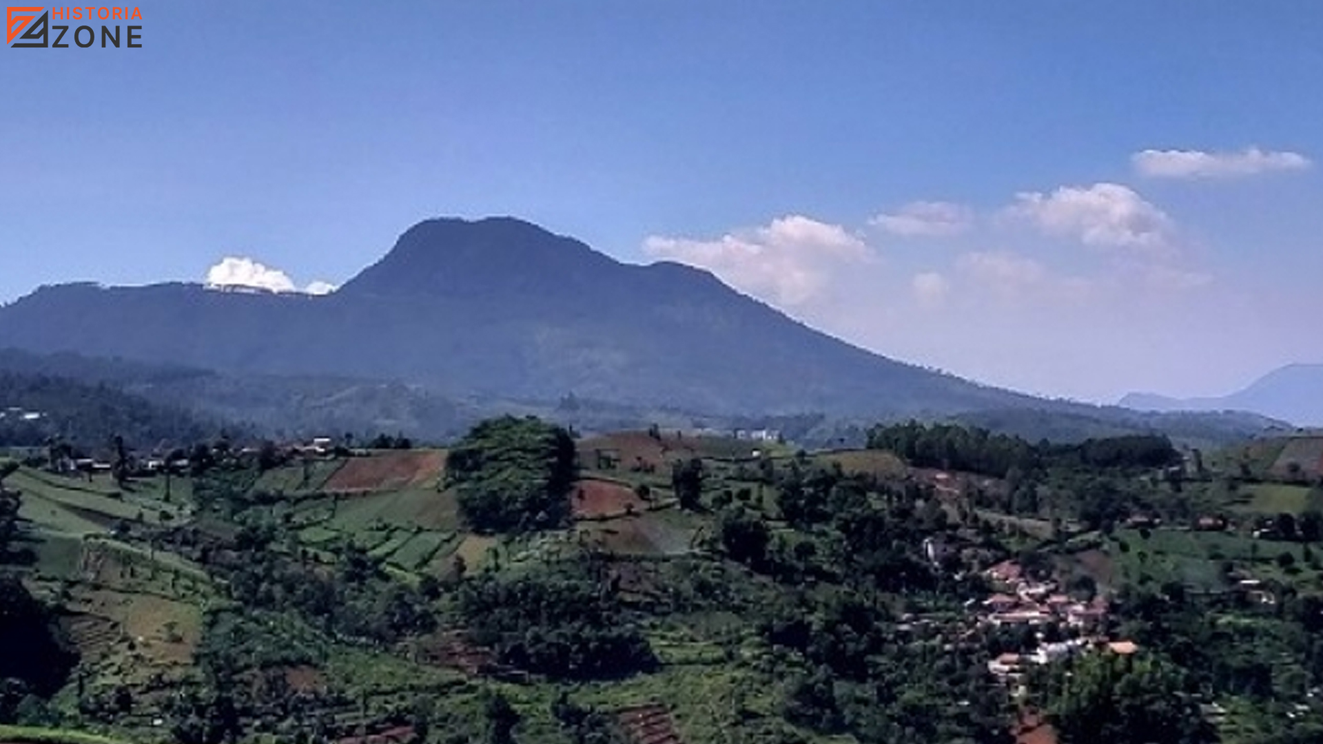Sejarah Gunung Manglayang: Jejak Peradaban di Lereng Priangan
