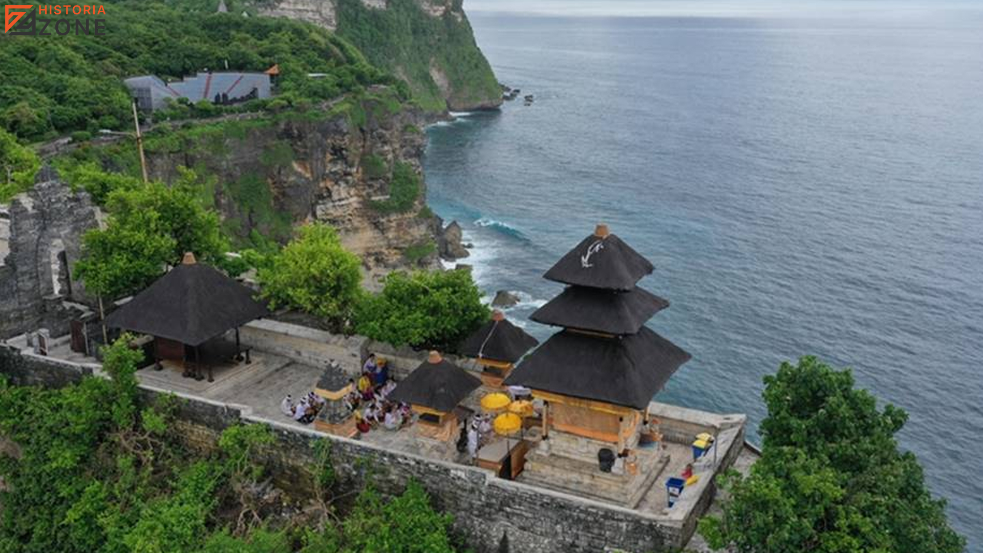 Sejarah Pura Luhur Uluwatu: Warisan Sakral di Ujung Selatan Bali