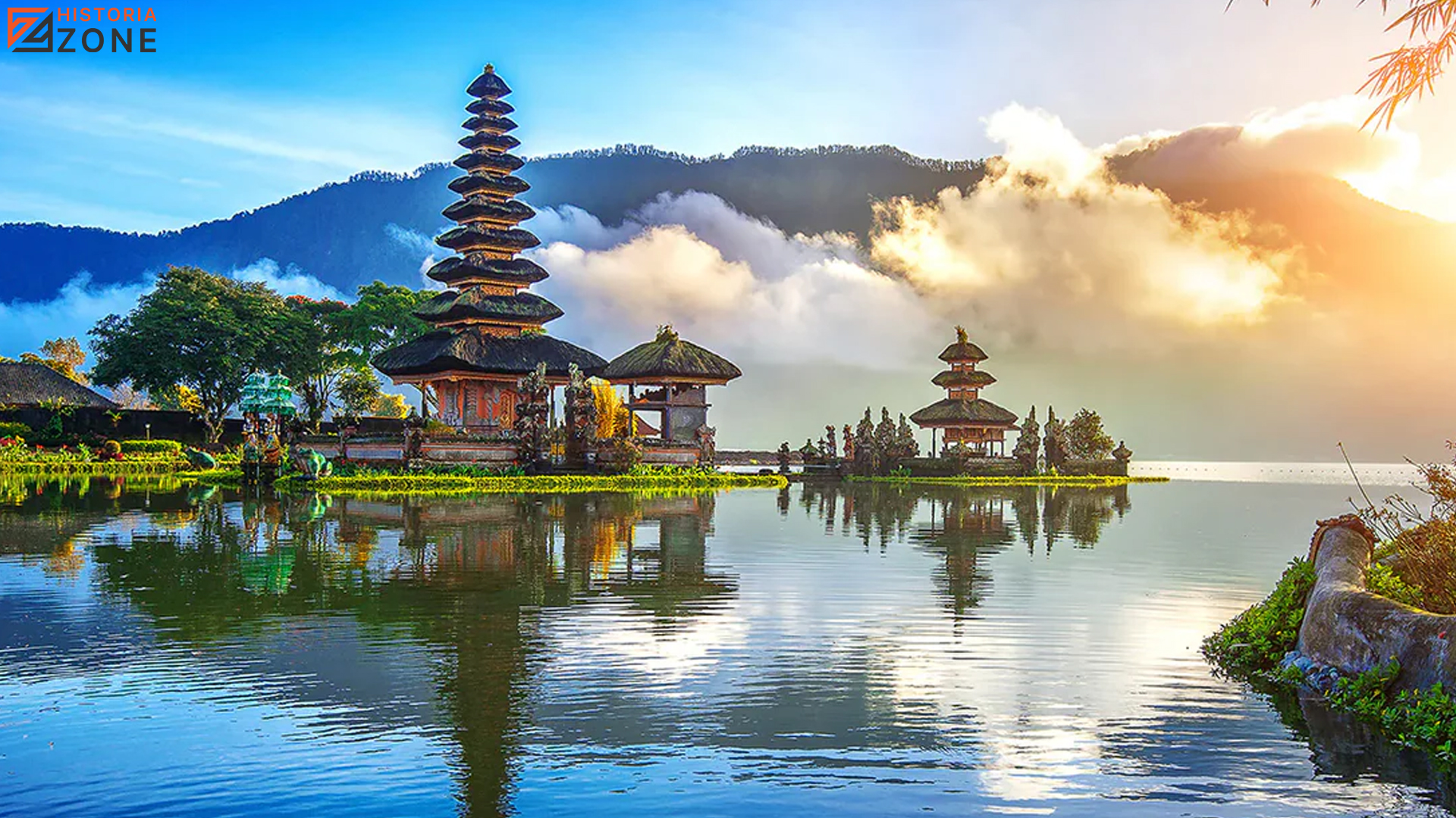 Menyusuri Sejarah dan Keagungan Pura Ulun Danu Beratan di Bali