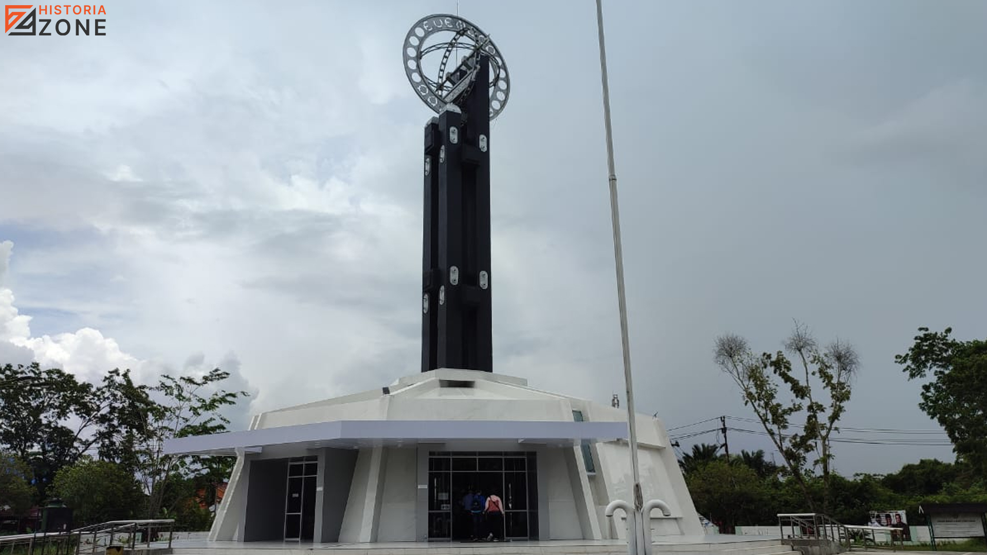 Sejarah Tugu Khatulistiwa, Penanda Unik di Garis Ekuator