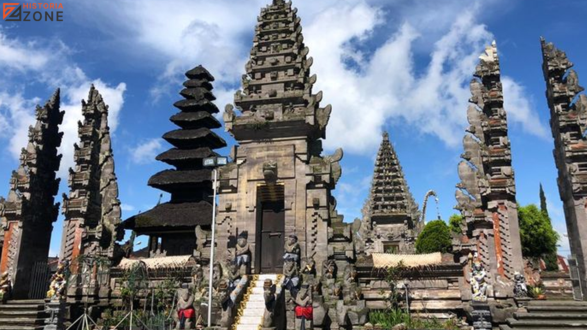 Sejarah Pura Kahyangan Tiga: 3 Pura Sakral dengan Cerita Unik