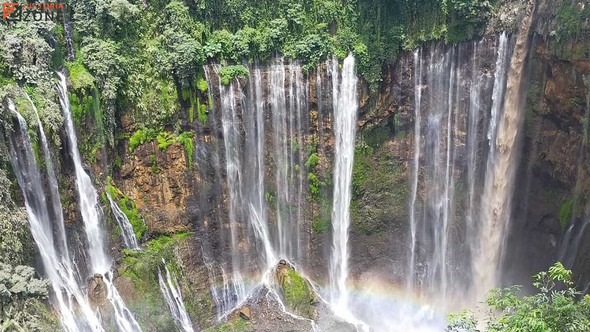 Menguak Jejak Warisan Sejarah di Air Terjun Tumpak Sewu
