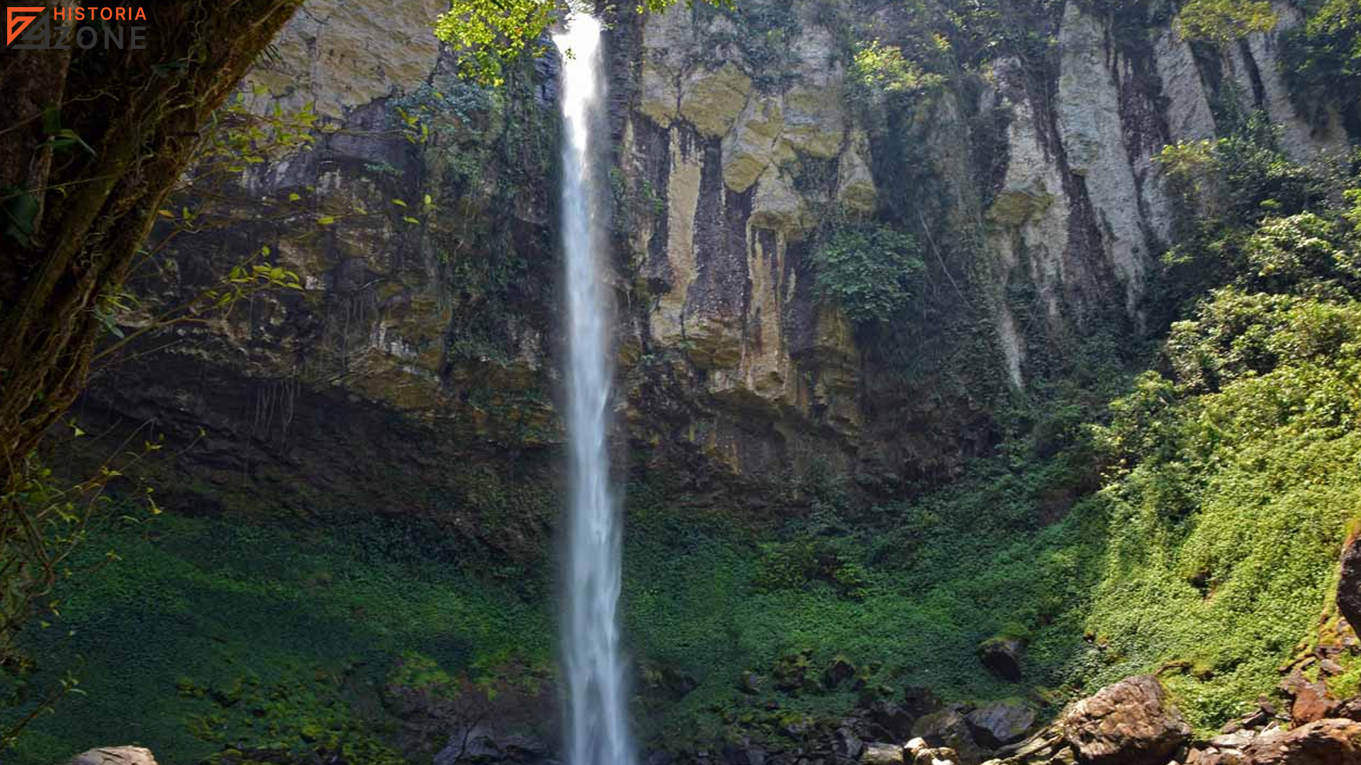 Menguak Air Terjun Putri Malu Lewat 5 Sejarah Legenda Melekat