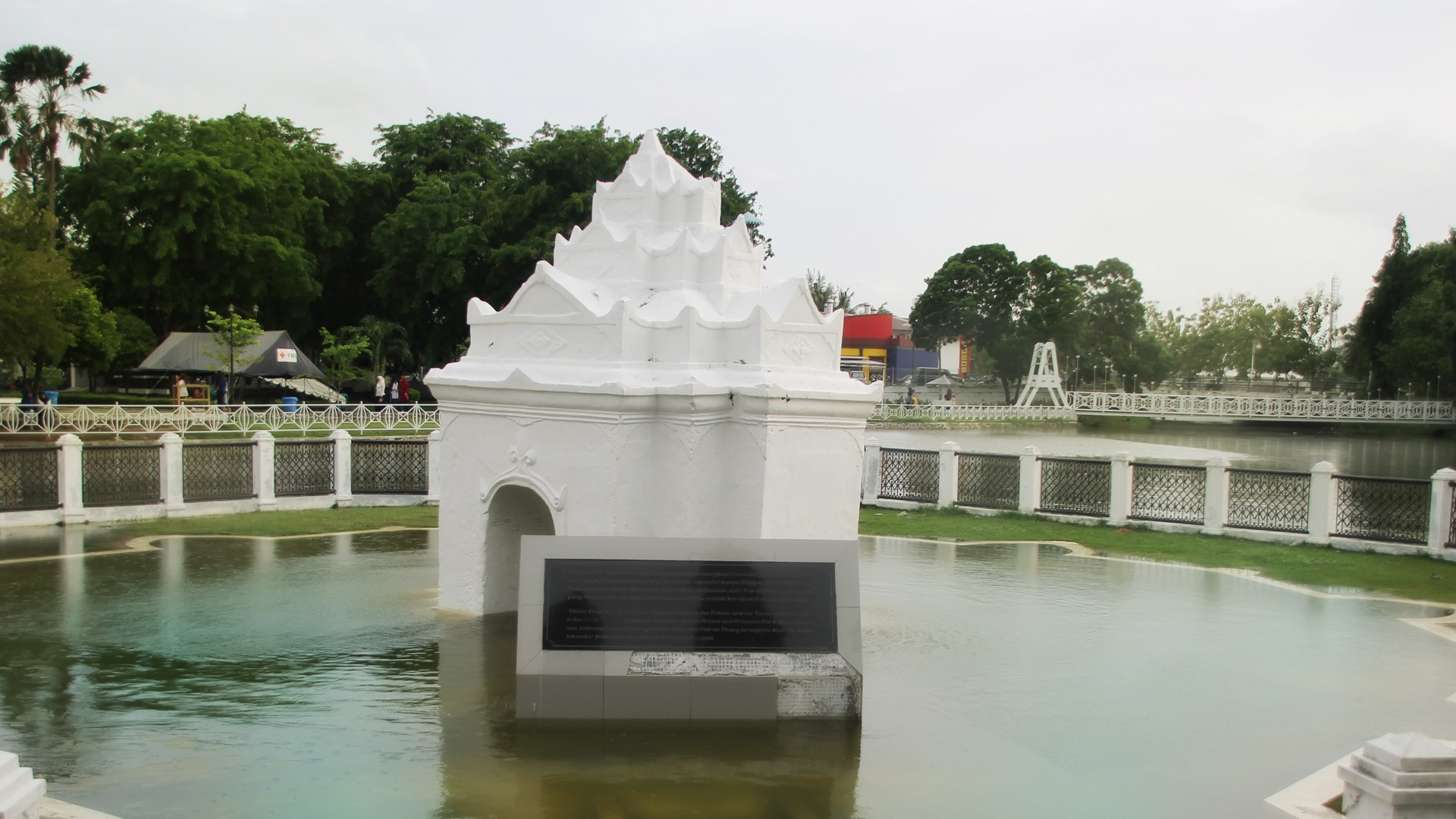 Temukan 4 Keunikan Sejarah Taman Putroe Phang yang Memikat