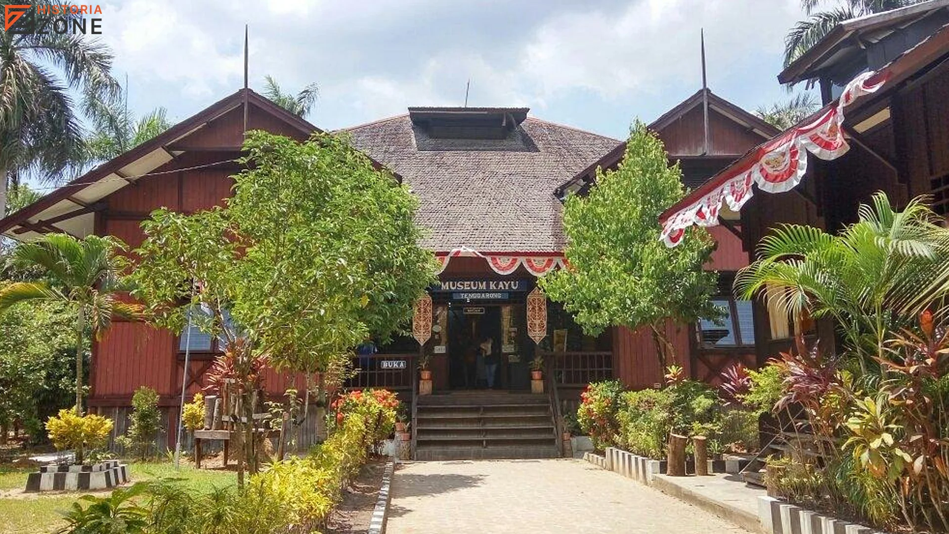 Museum Kayu Tuah Himba: 5 Cerita Sejarah yang Harus Kamu Tahu 1 Museum Kayu Tuah Himba: 5 Cerita Sejarah yang Harus Kamu Tahu