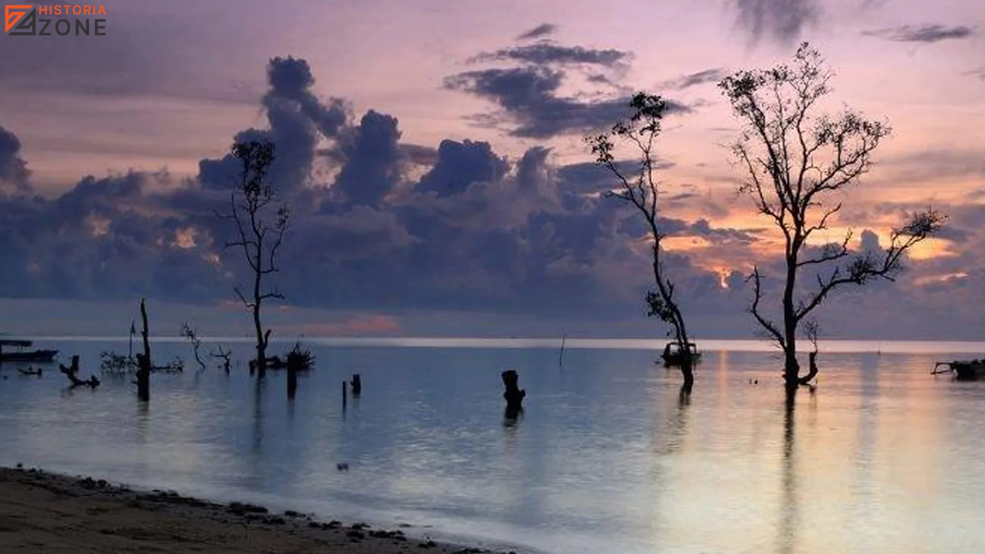 4 Jejak Sejarah di Pantai Serumpun yang Wajib Kamu Jelajahi 2 4 Jejak Sejarah di Pantai Serumpun yang Wajib Kamu Jelajahi