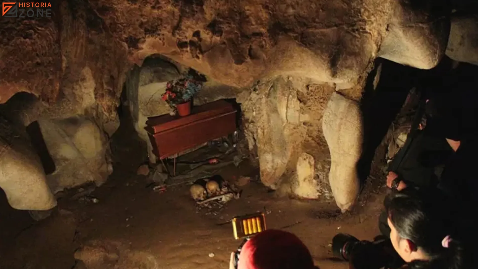 5 Peninggalan Sejarah Abadi yang Bisa Kamu Temui di Goa Londa 2 5 Peninggalan Sejarah Abadi yang Bisa Kamu Temui di Goa Londa