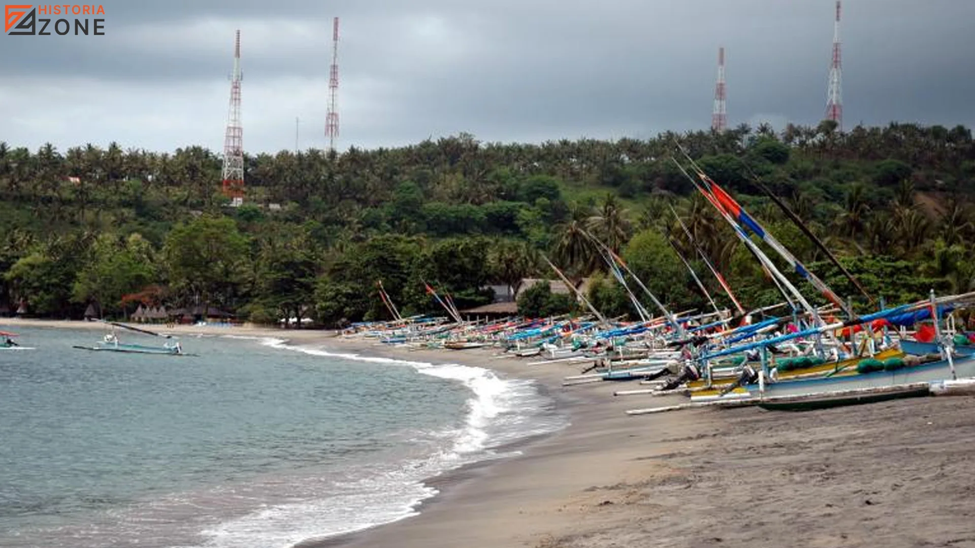 Pantai Senggigi Tawarkan 5 Cerita Sejarah Yang Bikin Lo Terpesona 2 Pantai Senggigi Tawarkan 5 Cerita Sejarah Yang Bikin Lo Terpesona